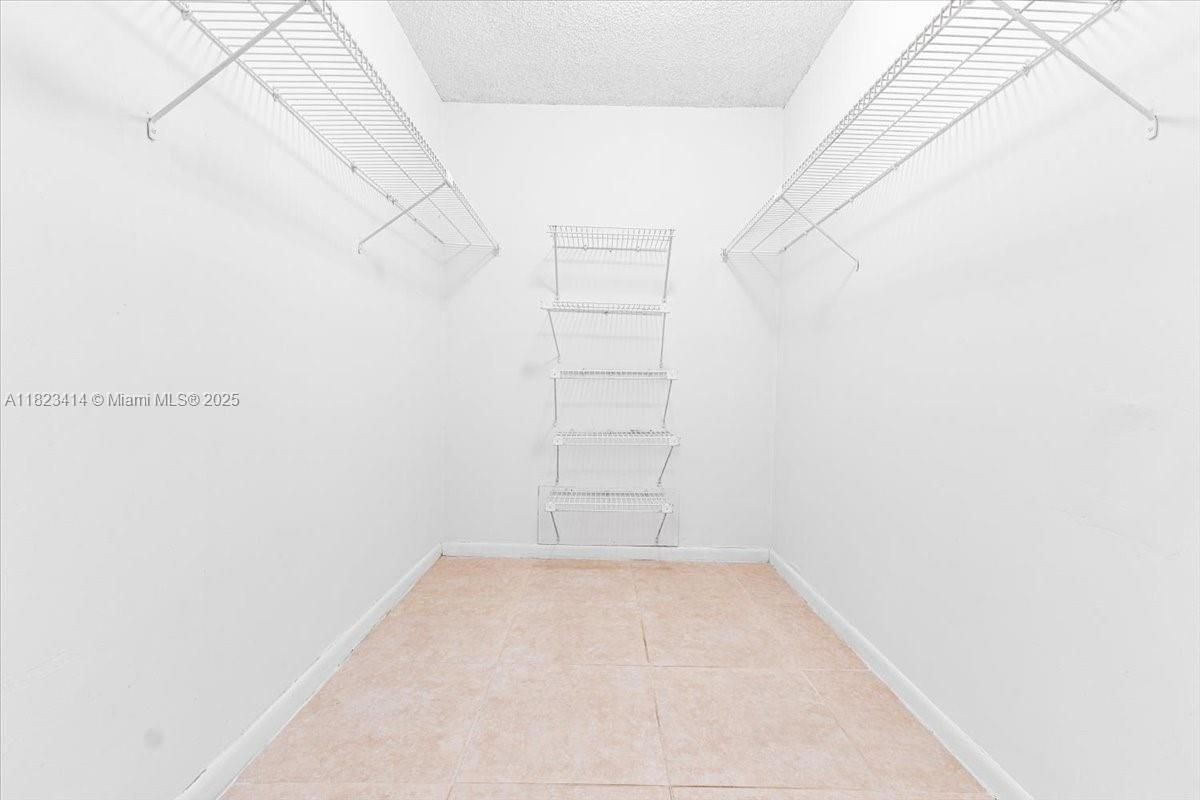 walking closet